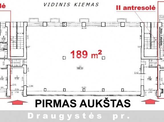 I_aukstas_su_antresolemis