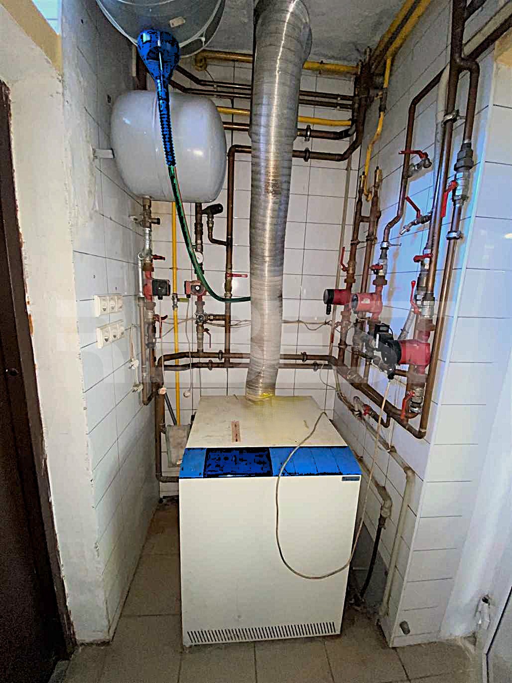 I_a_pagalbines_ir_laiptine_(2)