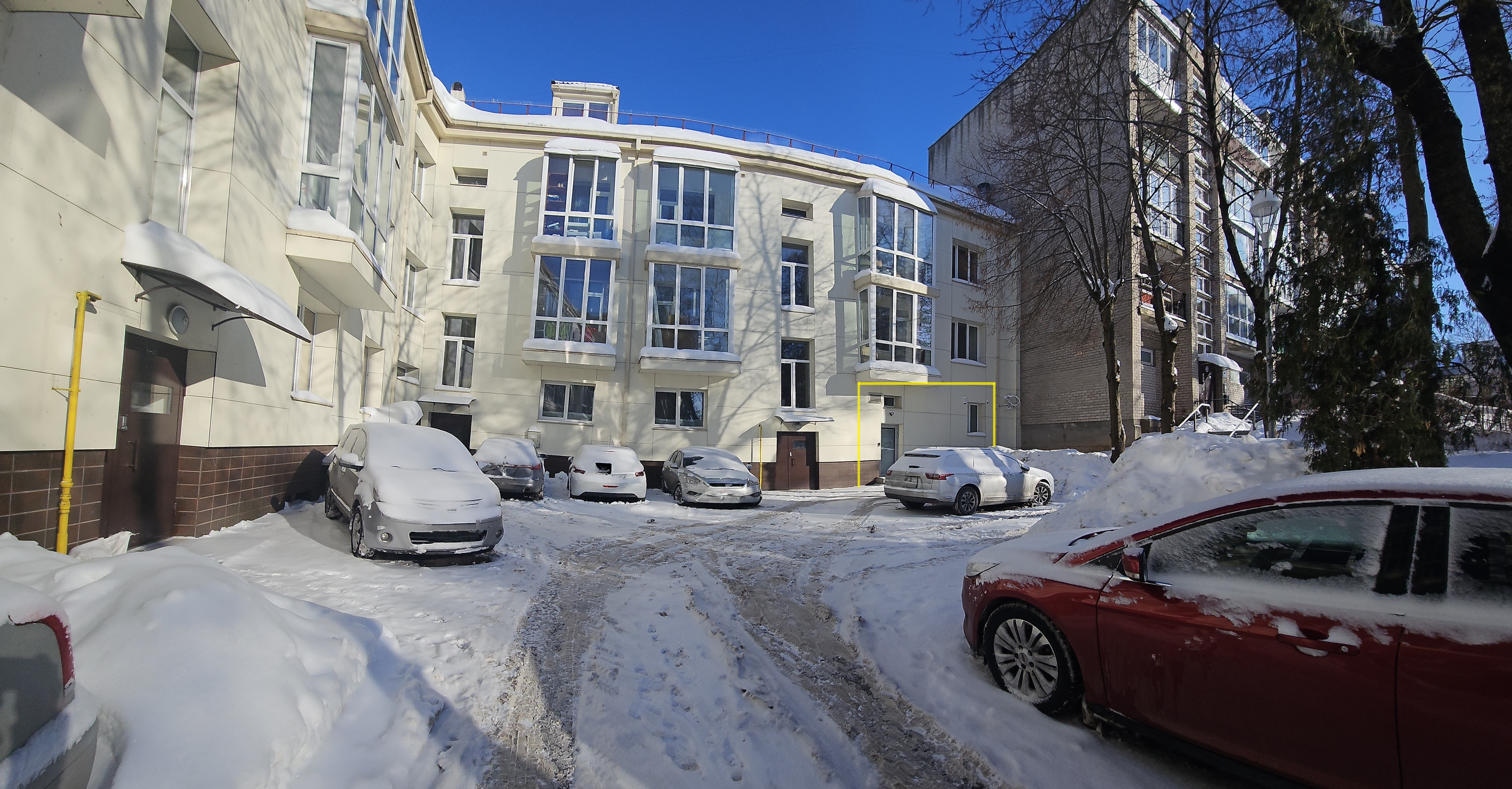 35 kv. m patalpa (įėjimas iš kiemo)